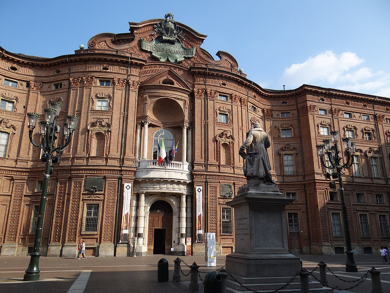 カリニャーノ宮殿の画像2