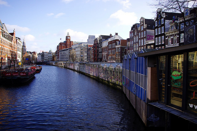 アムステルダムのシンゲル運河内の17世紀の環状運河地区の画像2