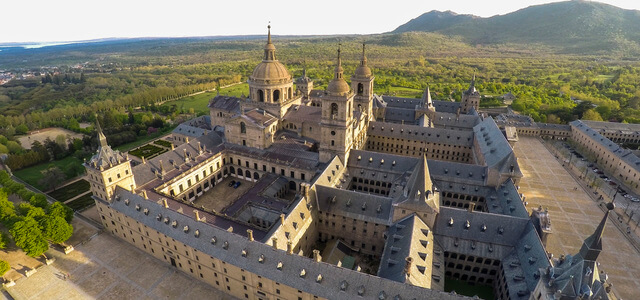 マドリードのエル・エスコリアル修道院とその遺跡の画像2